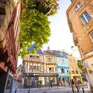 Mamzelle Toutapié, Quartier Historique De Proche Gare , Vannes France
